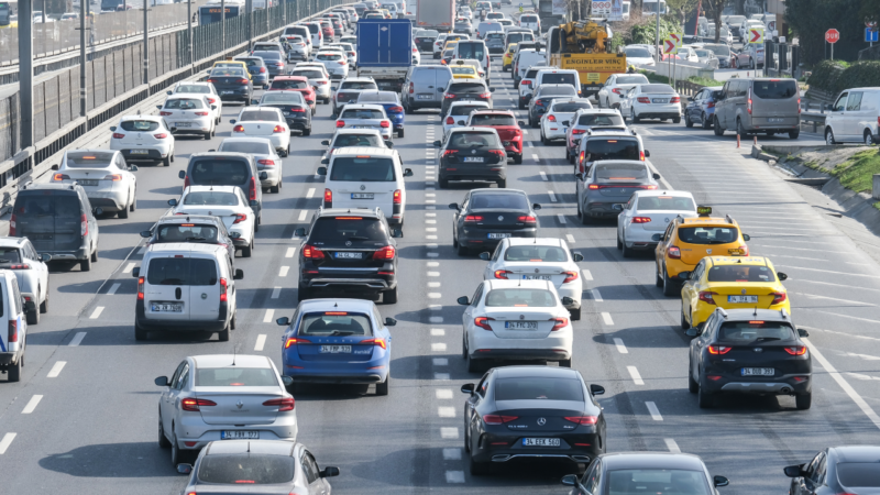 İstanbul ve Ankara'da trafik yoğunluğunu azaltmak için kamyon, çekici ve