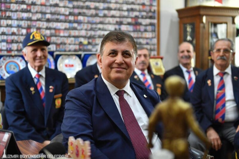 İzmir Büyükşehir Belediye Başkanı Dr. Cemil Tugay Türkiye Muharip Gaziler