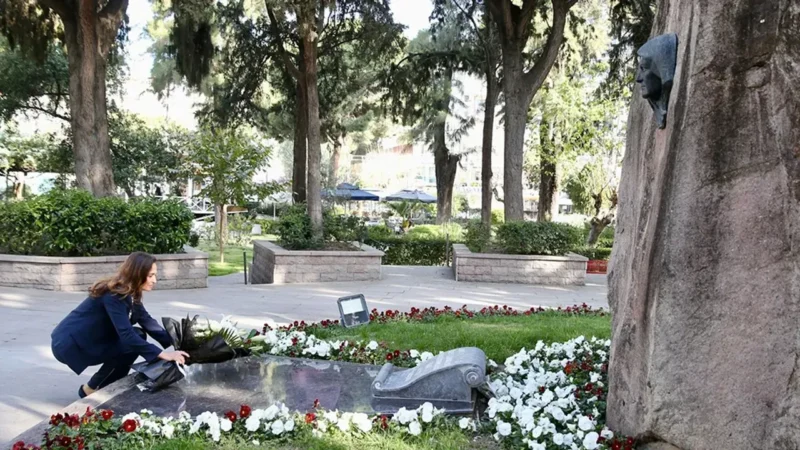 Karşıyaka Belediye Başkanı B. Yıldız Ünsal ilk mesai gününde, Zübeyde