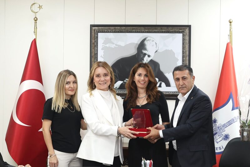 Konak Belediyesi ile Belediye-İş Sendikası arasındaki toplu iş sözleşmesinde imzalar