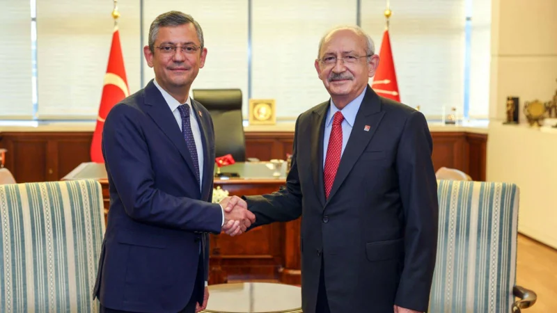 CHP Genel Başkanı Özgür Özel, önceki Genel Başkanlar Kemal Kılıçdaroğlu,
