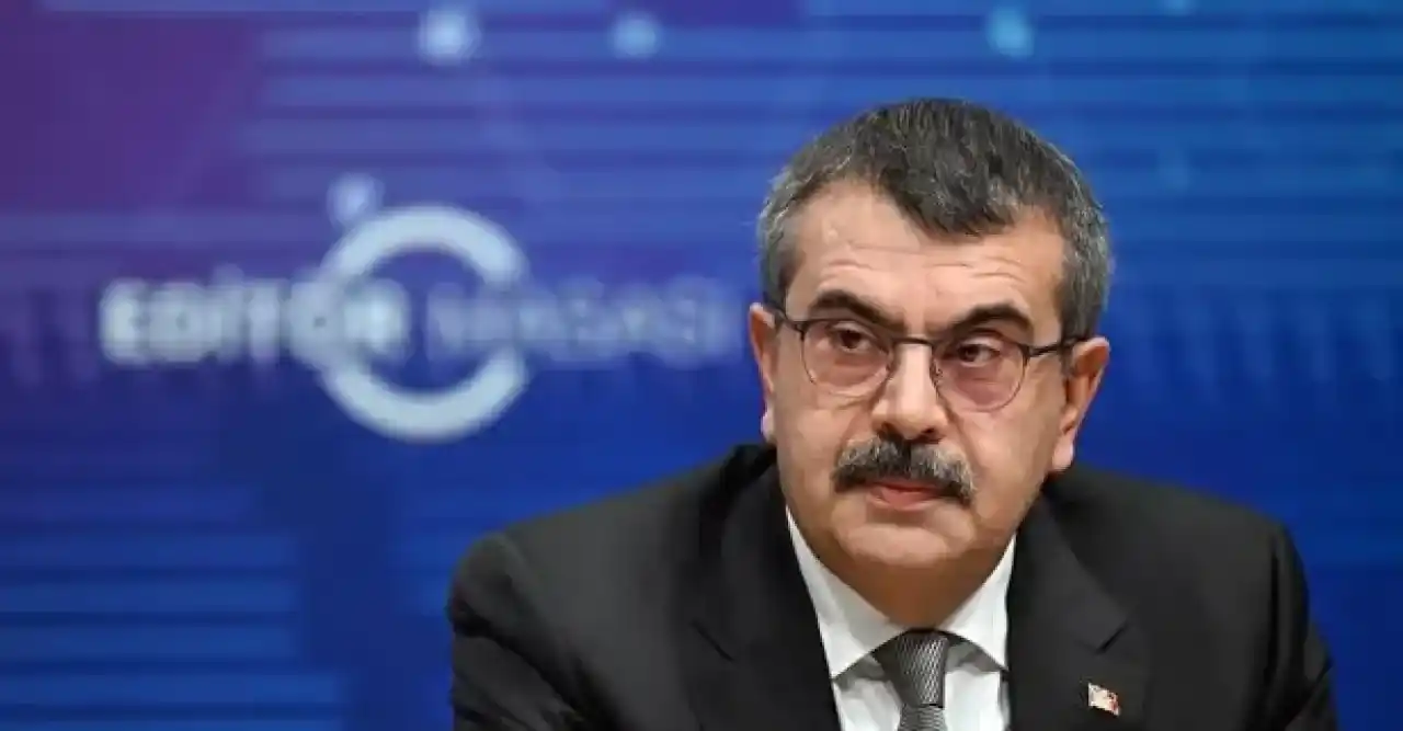 Bakan Tekin, atanmayı bekleyen öğretmen adaylarının merak ettiği "mülakat" konusuna