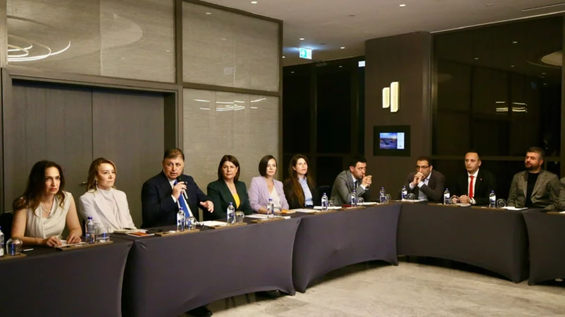İzmir Büyükşehir Belediye Başkanı seçilen Dr. Cemil Tugay, yeni seçilen