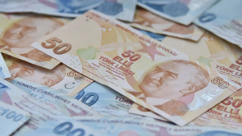 Bankacılık sekt&ouml;r&uuml;n&uuml;n toplam mevduatı 16 trilyon 44,7 milyar lira, kredi