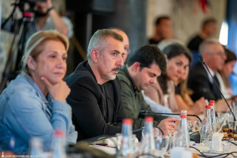 İzmir Büyükşehir Belediye Başkanı Dr. Cemil Tugay, ilk 180 günlük