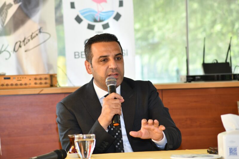 Çiğli Belediye Başkanı Onur Emrah Yıldız, 26 mahalle muhtarı ile