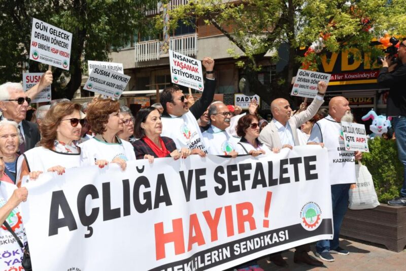 Tüm Emeklilerin Sendikası üyeleri Adalar’da bir araya gelerek “Bu maaşla