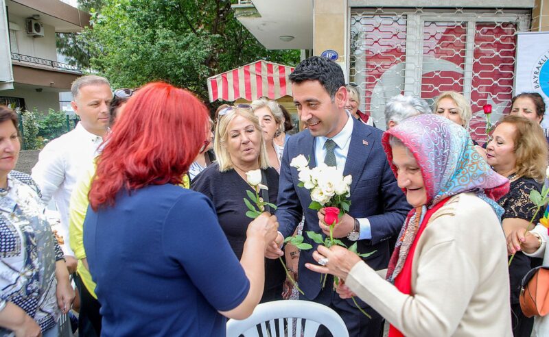 Bayraklı’da anneler, kendileri için özel olarak hazırlanan anlamlı etkinliklerde bir