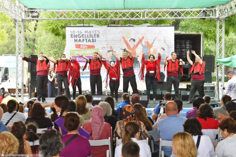 Engelsiz ve erişilebilir bir kent hedefiyle çalışmalarını sürdüren İzmir Büyükşehir