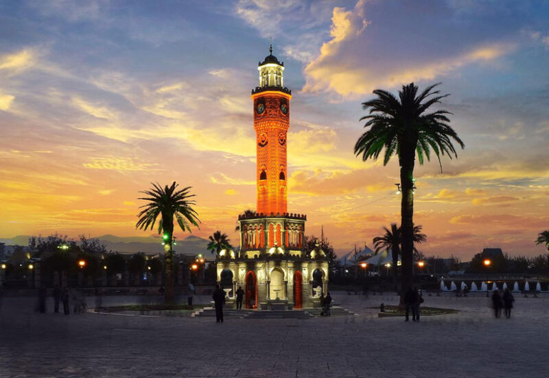 İzmir'de sıcak havalar kendini iyice hissettirmeye başlıyor. Sıcaklıklar önümüzdeki hafta