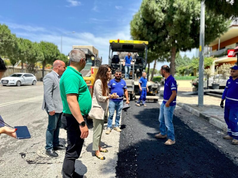 Çeşme Belediyesi Fen İşleri Müdürlüğü, ilçenin dört bir yanında yol