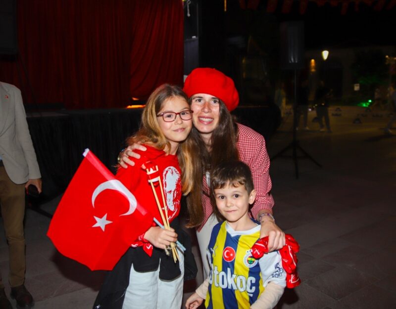 Çeşme Belediyesi, 19 Mayıs Atatürk’ü Anma, Gençlik ve Spor Bayramı’nda