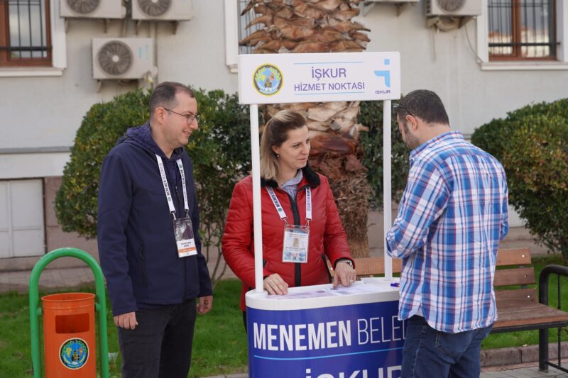 Menemen Belediyesi, ilçede kimsenin mesleksiz ve işsiz kalmaması için başlattığı