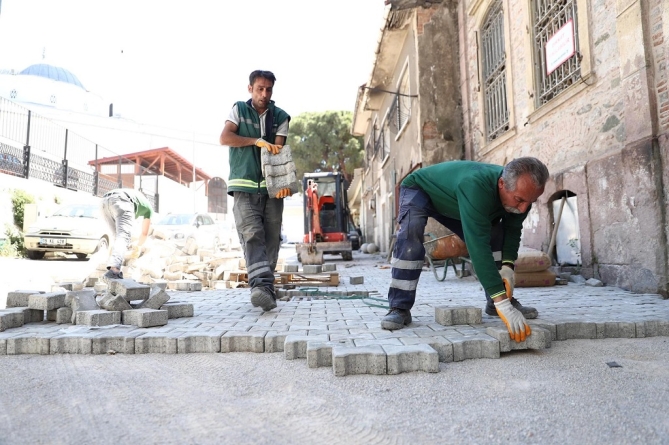 Konak Belediyesi Fen İşleri Müdürlüğüilçenin dört bir yanında yol ve