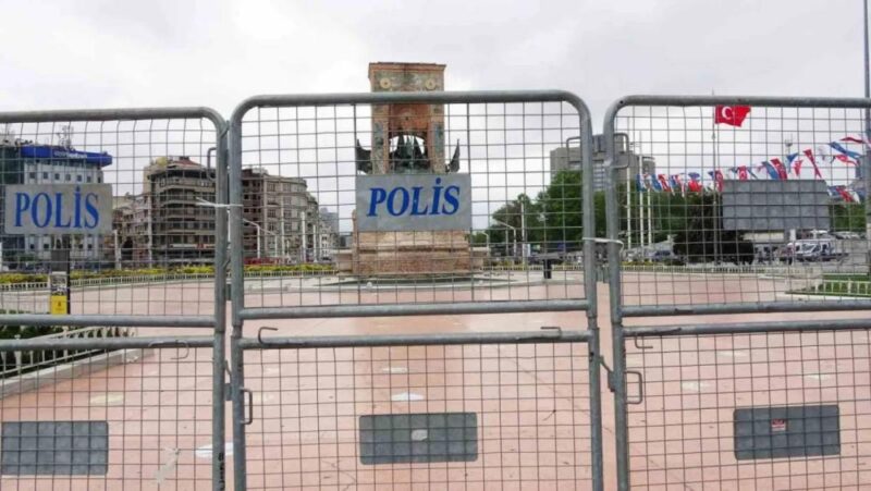 İstanbul Emniyet Müdürlüğü tarafından alınan önlemler kapsamında Taksim Meydanı çevresinde