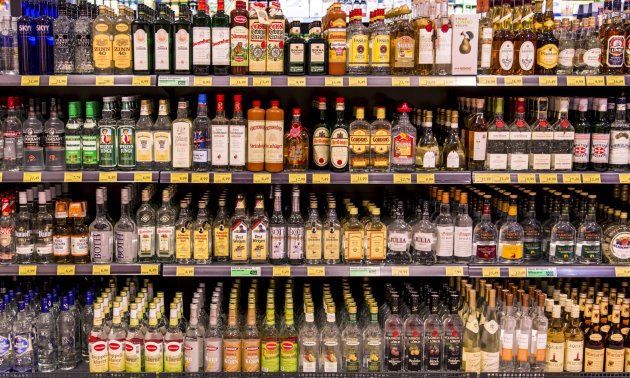 Alkollü içkilerde zam yağmuru devam ediyor. Efe rakı grubuna ortalama