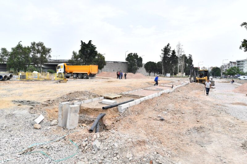 Şehir içi ulaşımı rahatlatmak için çalışmalarını sürdüren İzmir Büyükşehir Belediyesi,