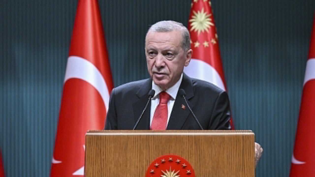 Cumhurbaşkanı Erdoğan, İstanbul'un fethinin 571'inci yıl dönümü dolayısıyla kutlama mesajı