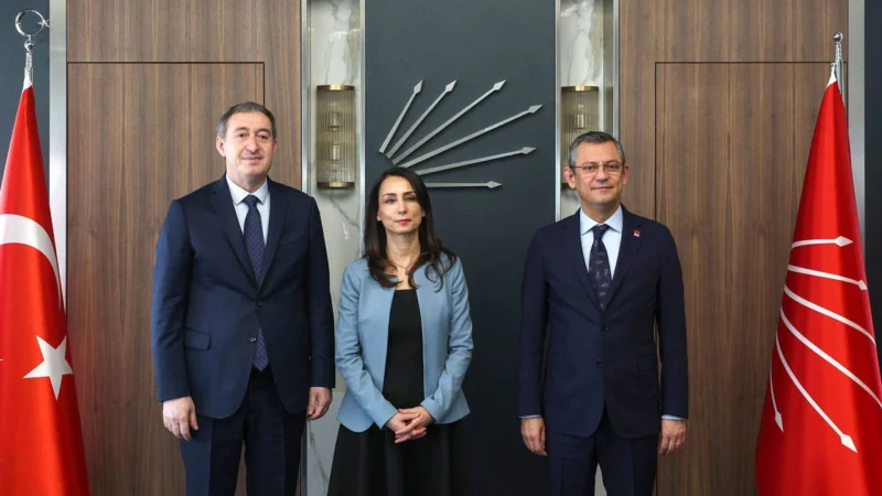 DEM Parti Eş Genel Başkanları Tülay Hatimoğulları ve Tuncer Bakırhan,