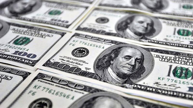 Dolar/TL, dün yatay bir seyir izleyerek günü önceki kapanışının hemen
