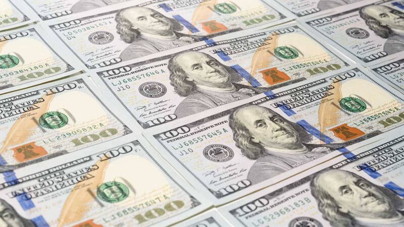 İstanbul serbest piyasada dolar 32,2000 liradan, euro 35,0270 liradan haftaya