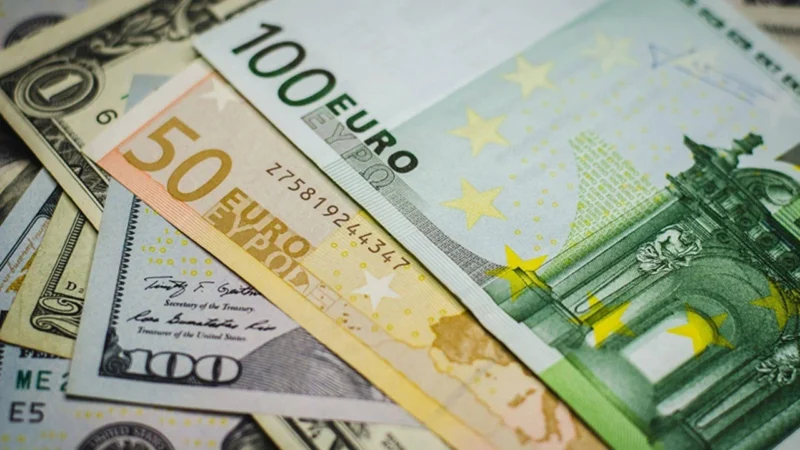 Dolar/TL, geçen haftanın son işlem gününde alıcılı bir seyir izleyerek