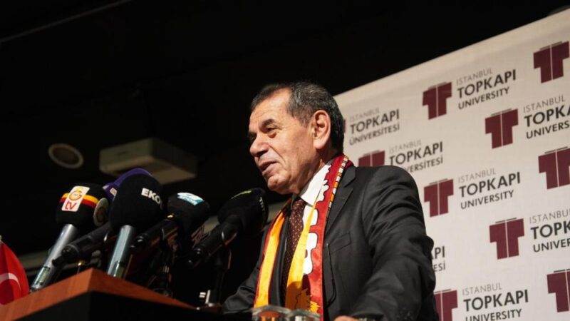 
İstanbul Topkapı Üniversitesi öğrencileri tarafından “Yılın Spor Yöneticisi” seçilen Galatasaray