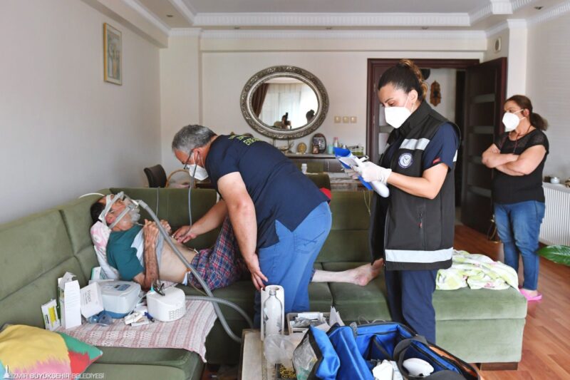İzmir Büyükşehir Belediyesi Eşrefpaşa Hastanesi Evde Bakım Hizmetleri Birimi, yatağa