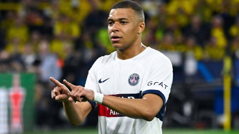 Dünyanın en iyi futbolcularından Kylian Mbappe, sosyal medya hesabından paylaştığı