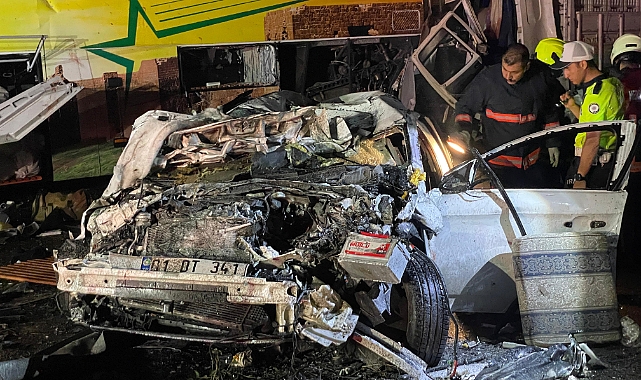 Mersin'de, Tarsus-Adana-Gaziantep (TAG) Otoyolu'nda çok sayıda aracın karıştığı zincirleme trafik