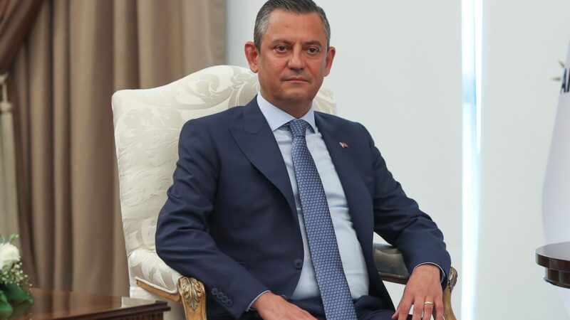 CHP Genel Başkanı Özgür Özel ve beraberindeki heyet, 10 Mayıs