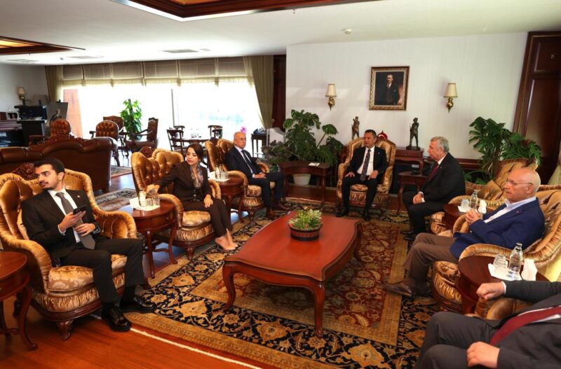 CHP Genel Başkanı Özgür Özel, ABB Başkanı Mansur Yavaş'ı ziyaret