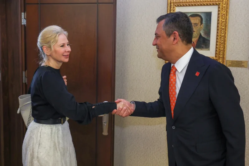 CHP Genel Başkanı Özgür Özel, İsveç'in Ankara Büyükelçisi Anna Malena