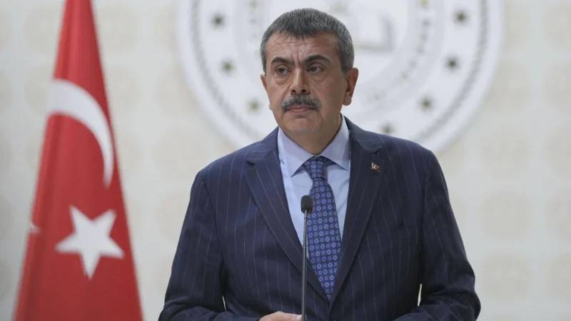 TMMOB'ye bağlı odalar, MEB'in hazırladığı ve muhalefetin 'parti programı' olarak