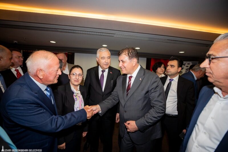 İzmir Büyükşehir Belediye Başkanı Dr. Cemil Tugay, Kemalpaşalı sanayicilerle buluşarak