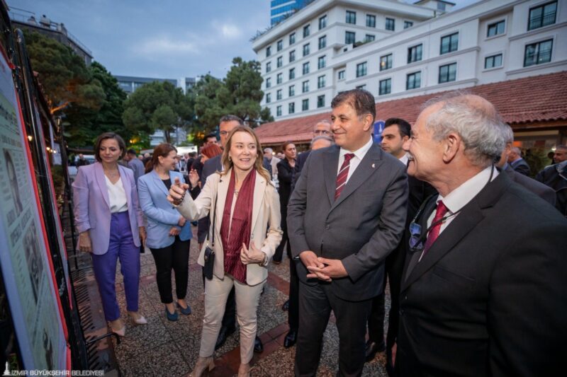İzmir Büyükşehir Belediyesi, Cumhuriyet Gazetesi’nin 100’üncü yılı için İstanbul ve