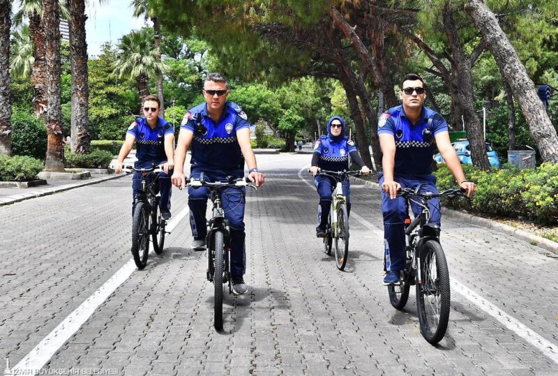 İzmir’in en değerli buluşma mekanlarından Kültürpark, İzmir Büyükşehir Belediyesi’nin alanda