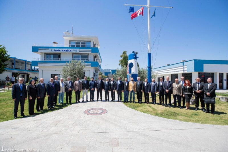 İzmir Büyükşehir Belediye Başkanı Dr. Cemil Tugay, İzmir Büyükşehir Belediyesi