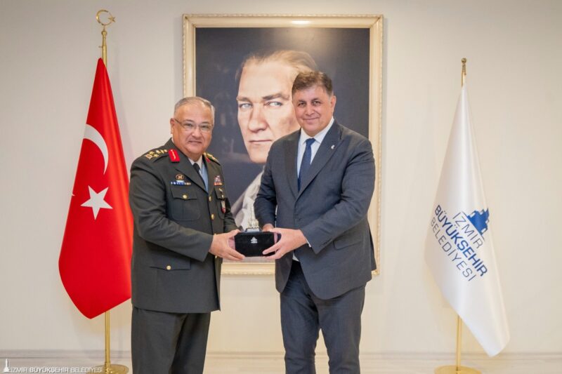 
İzmir Büyükşehir Belediye Başkanı Dr. Cemil Tugay, Ege Ordusu Komutanı
