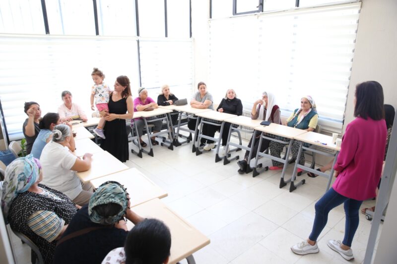 Çiğli Belediyesi tarafından, kadınlara yönelik şiddet ve ayrımcılıkla mücadele etmek