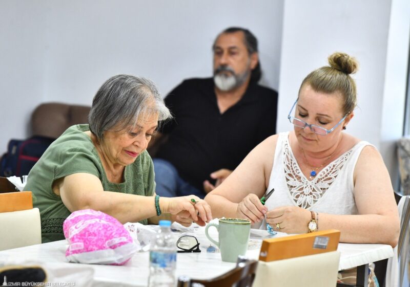 İzmir Büyükşehir Belediyesi Sağlıklı Yaş Alma ve Alzheimer-Demans Hastaları Buluşma
