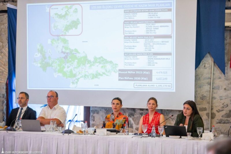 İzmir Büyükşehir Belediye Başkanı Dr. Cemil Tugay, İzmir Ekonomik Kalkınma