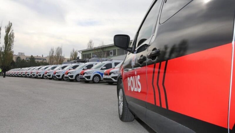 Konya'nın Meram ilçesi Akyokuş mevkiinde gerçekleştirilen trafik magandalarına yönelik operasyon,