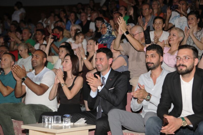 Kültür sanat kurslarını BASAMAK çatısı altında toplayan Bayraklı Belediyesinin halk