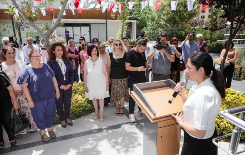 Kültür ve sanat kurslarını Basamak çatısı altında toplayan Bayraklı Belediyesinin