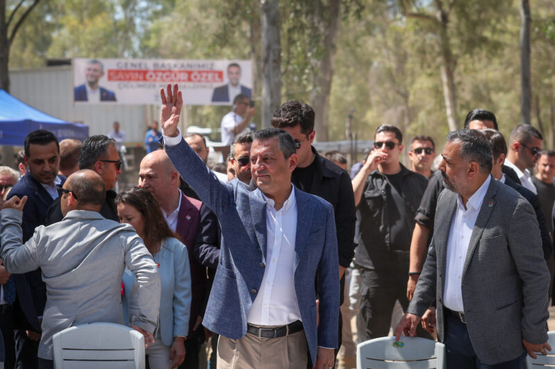 Cumhuriyet Halk Partisi Genel Başkanı Özgür Özel, mağdur kesimlerin sesini