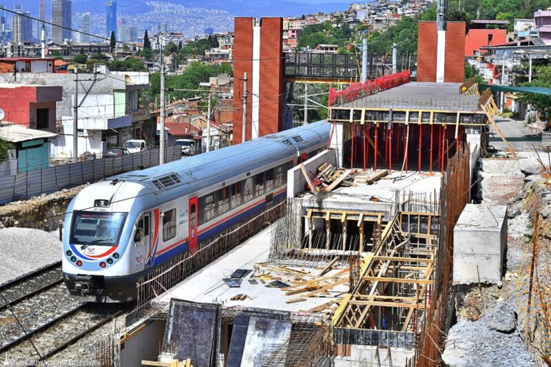 İzmir Büyükşehir Belediyesi, ulaşım ağının önemli parçalarından biri olan ve