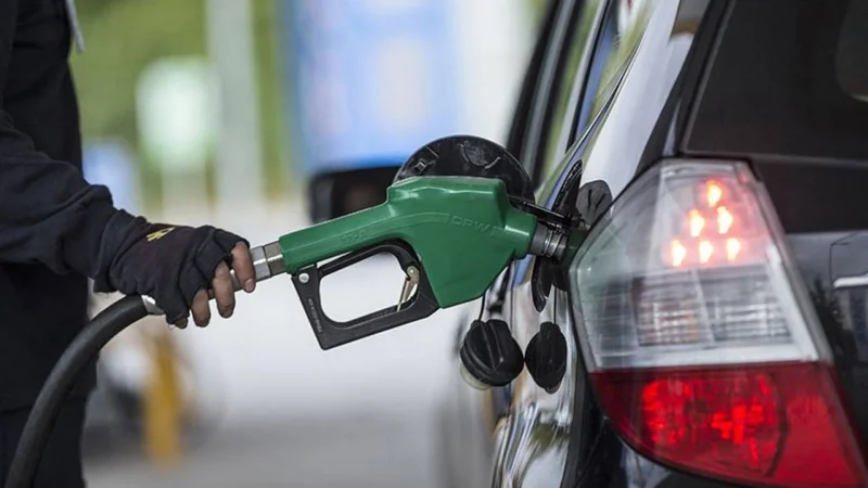 21 Haziran'da yapılması planlanan ancak ertelenen benzin ve motorin zammı,