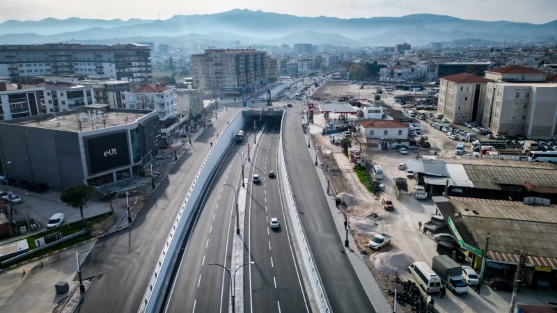 
9 günlük bayram tatiliyle birlikte aileleriyle bayramlaşmak ve tatil bölgelerine