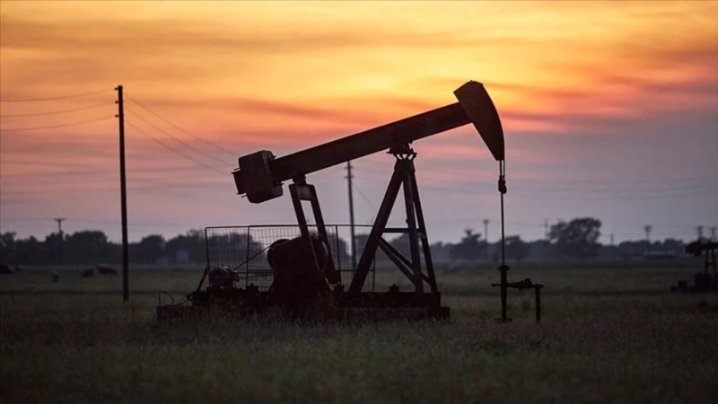 Brent petrolün varil fiyatı, saat 09.42 itibarıyla kapanışa göre yüzde